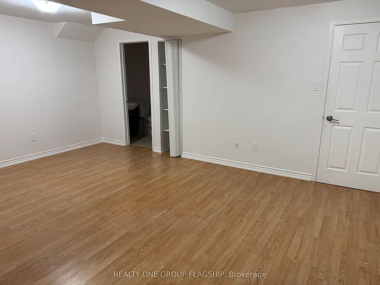3857 Skyview St #LOWER — Photo 4