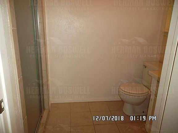 2nd image of 1915 Guinevere St
