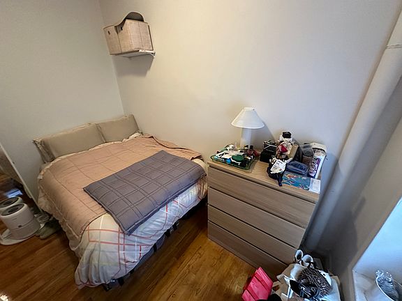 3rd image of 122 Orchard St APT 7