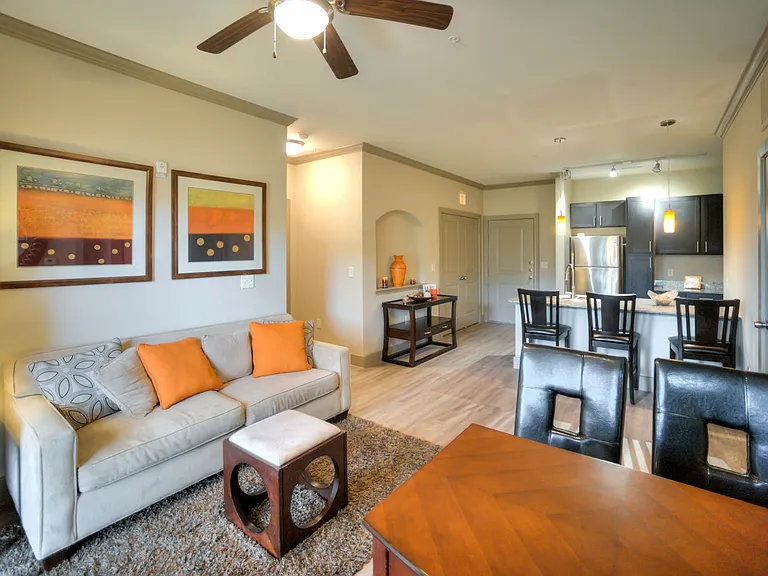Oaks at Wayside Apartments — Photo 13