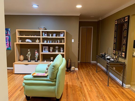3rd image of 4746 N Paulina St APT 1E