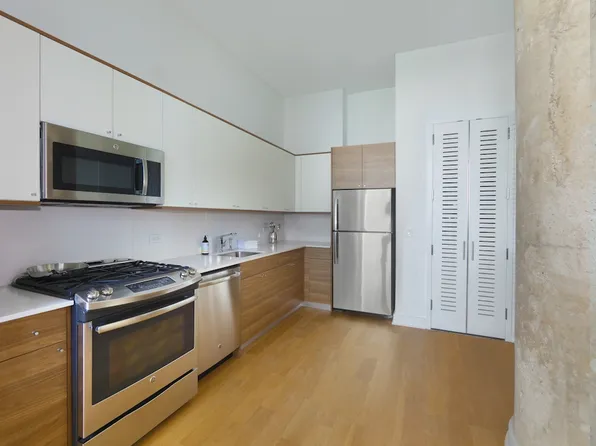 43-22 Queens Street 653 image 1 of 3