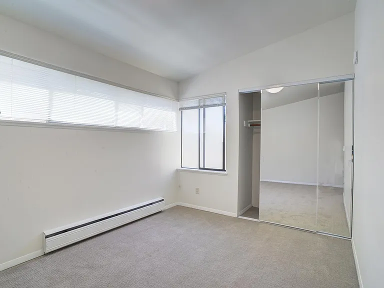 2031 43rd Ave E #F — Photo 11