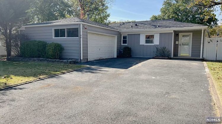 1st image of 48 Emwood Dr