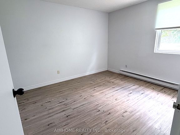 4th image of 109 Westmount Rd N