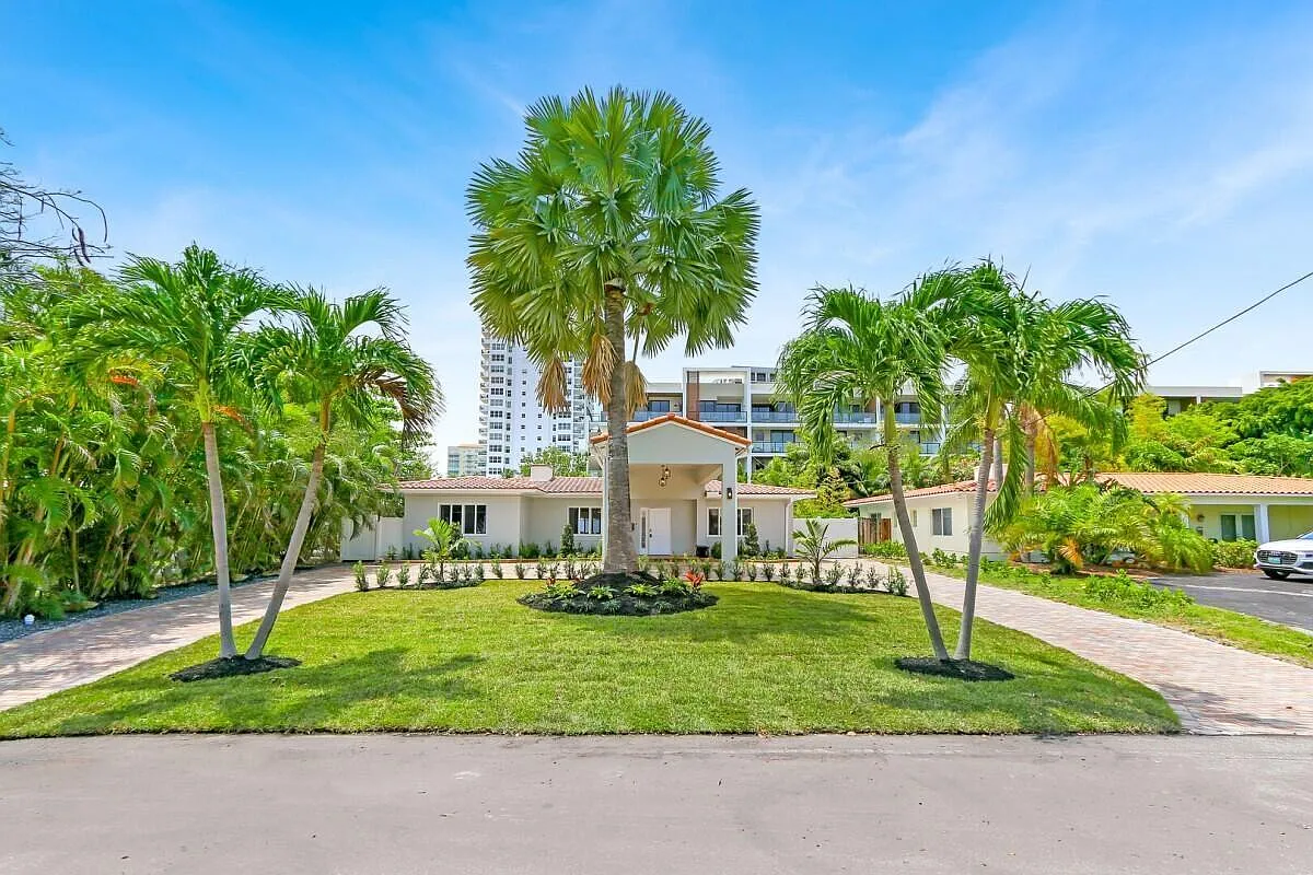 4 bed, 4.0 bath, 2198 sqft, $10,000 — Photo 3