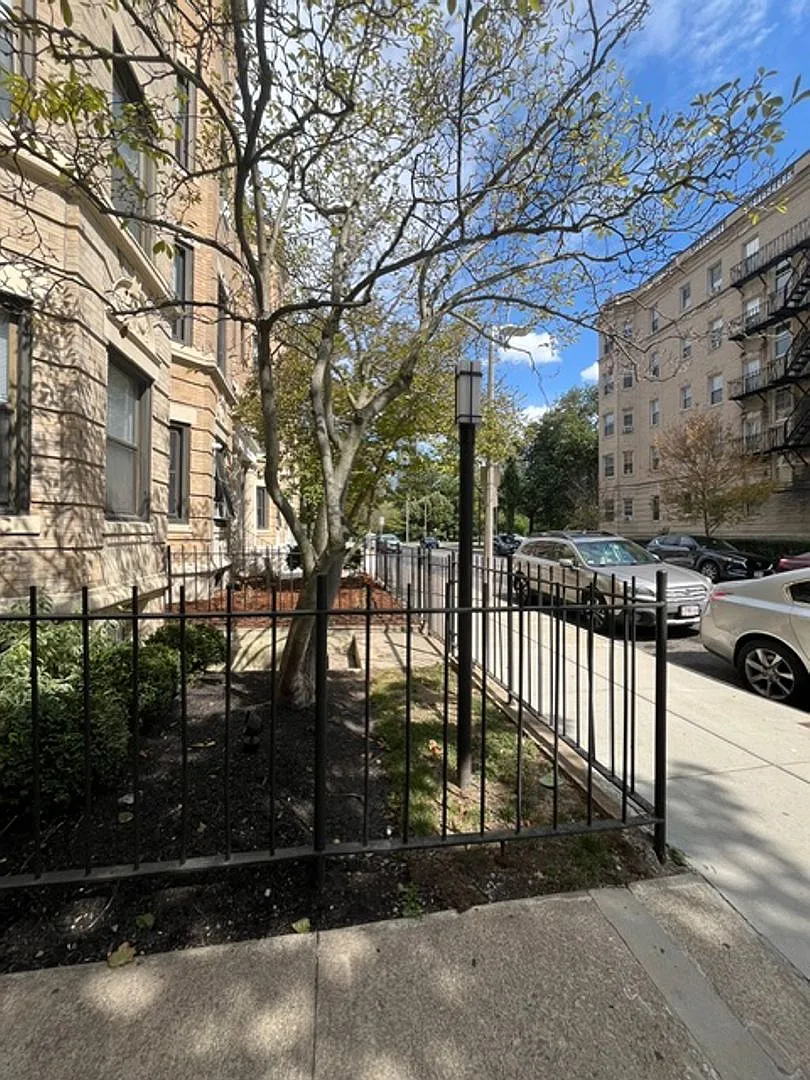 1 Bed 1 Bath in Fenway — Photo 3