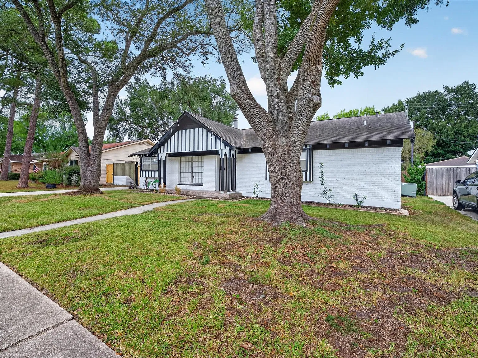 4 bed, 3.0 bath, 2134 sqft, $2,100 — Photo 3