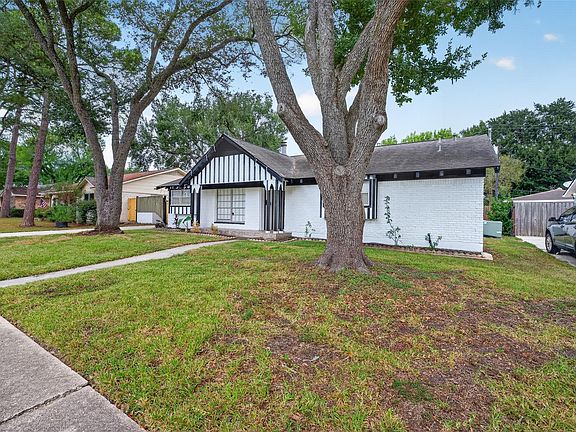 5th image of 6038 Cartagena St