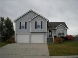 415 Meadowbrook Dr, Kearney, MO 64060