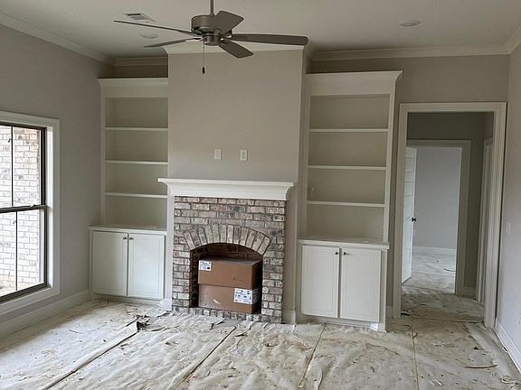 2nd image of 1069 Riverside Ln