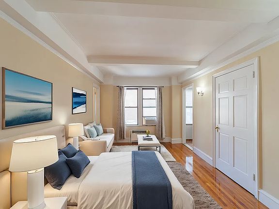 3rd image of 121 E 31st St APT 9C
