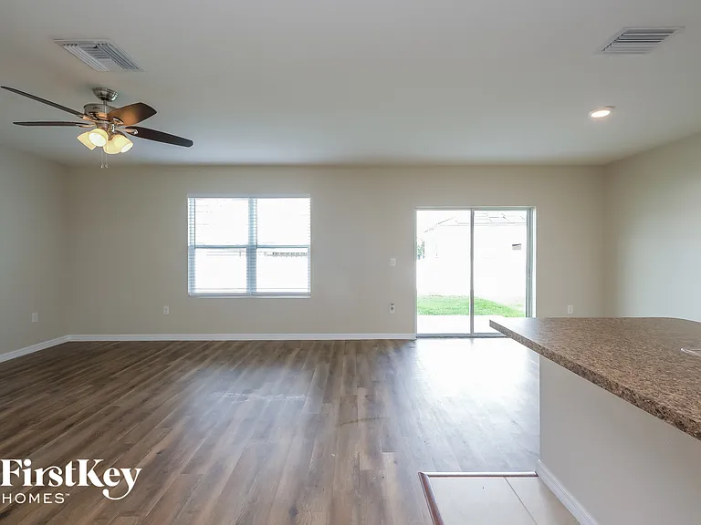 36051 Carriage Pine Ct — Photo 2