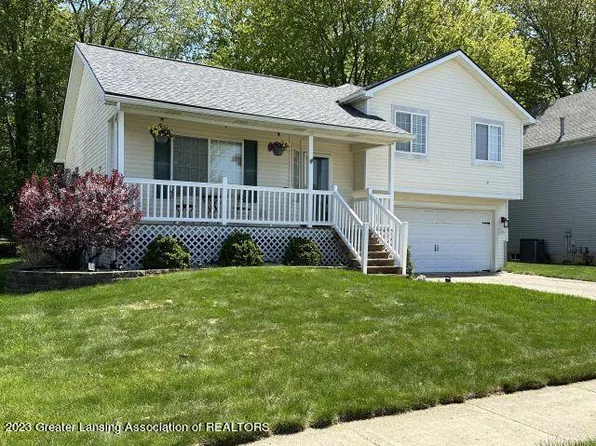 121 Coventry Ln, Mason, MI 48854