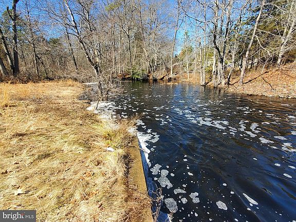 3rd image of 120 Four Mile Rd