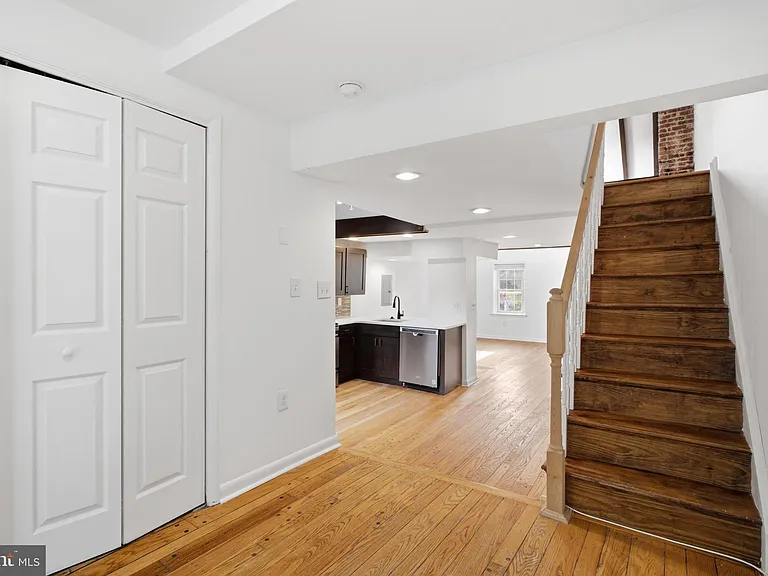 747 S 2nd St #Penthouse 00-3F — Photo 3