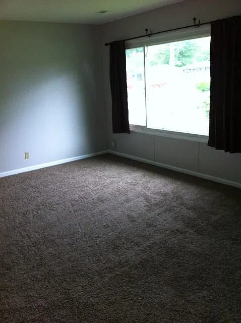 3 bed, 1253 sqft, $1,450 — Photo 2