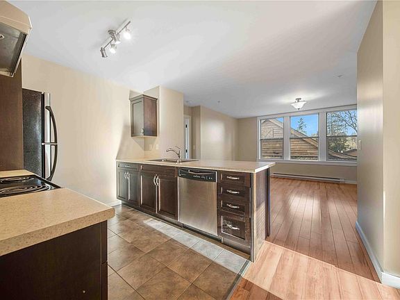 3rd image of 5281 Rutherford Rd #102