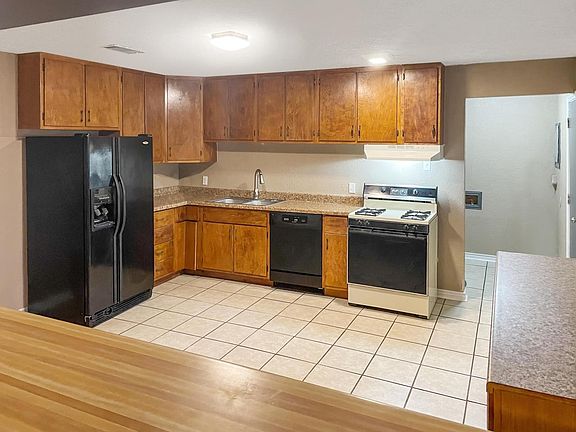 4th image of 907 Marvin Ave