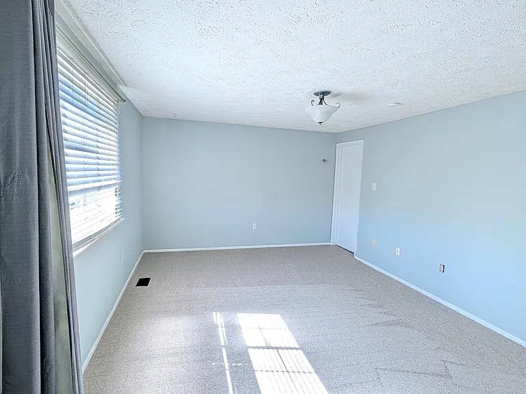 119 Sandalwood Ct — Photo 11