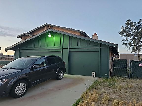 2nd image of 1360 Tara St