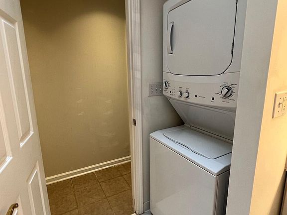 washer/dryer inside bathroom