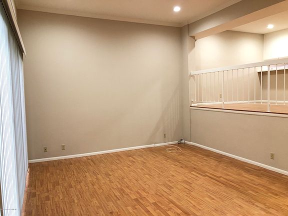 3rd image of 1204 Indiana Ave Unit 8