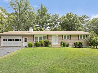 38 Fremont Ter, Oak Ridge, NJ 07438