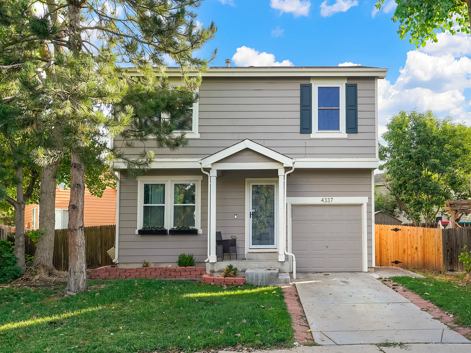 4337 W Kenyon Ave — Photo 1