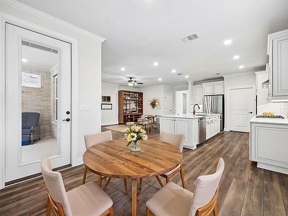 4th image of 306 Kitty Hawk Rd