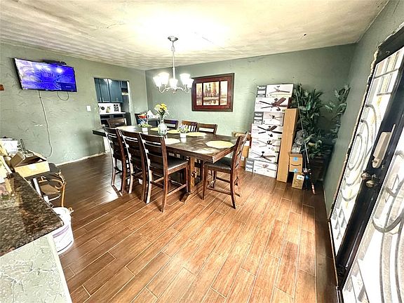 4th image of 2608 Plaza Blvd