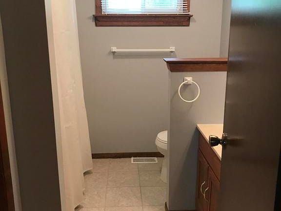5th image of 1091 Greenwood Ave