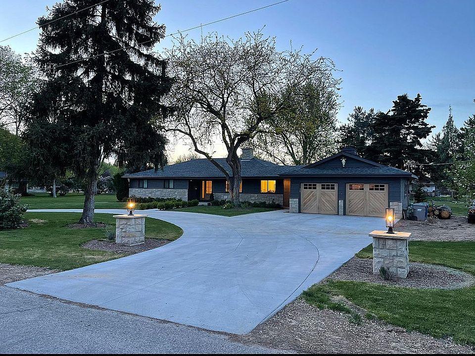 2nd image of 12248 W Goldenrod Ave