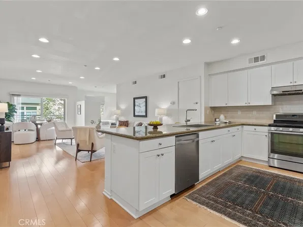 5530 Strand Unit 201, Hawthorne, CA 90250
