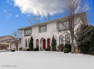 157 Chaucer Ct, Willowbrook, IL 60527