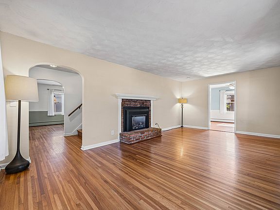 4th image of 203 Winstead Rd