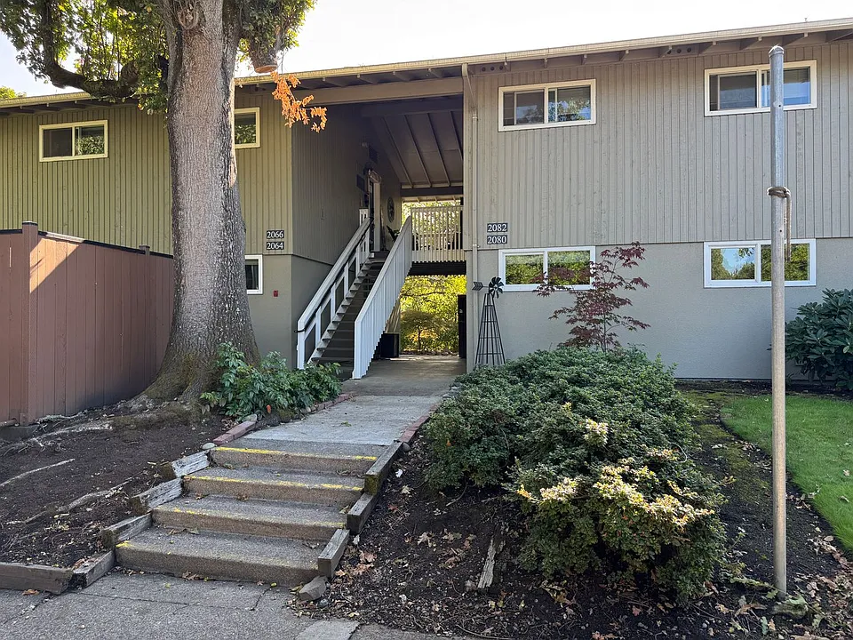 2082 W 14th Pl