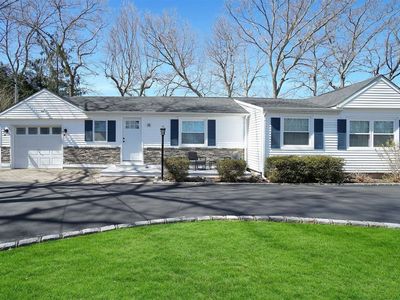 16 Forest Ave, Lake Grove, NY, 11755
