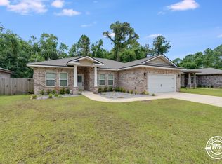 38 Lee Ln, Mary Esther, FL 32569