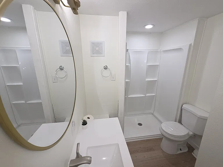 150 Old Englewood Rd #5 — Photo 10
