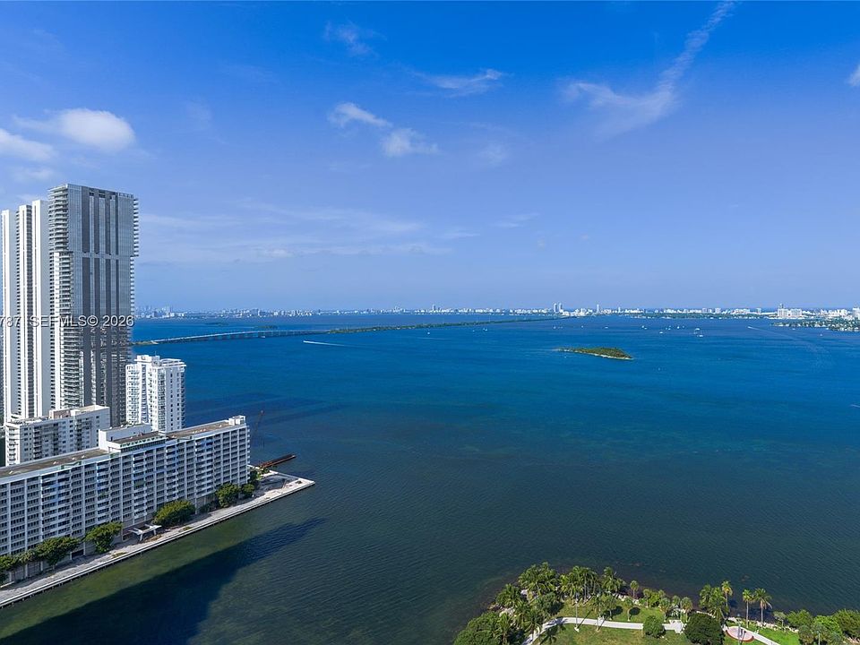 1st image of 1900 N Bayshore Dr APT 3612