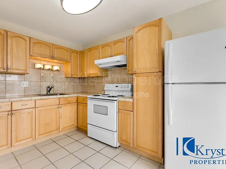 340 Carter St #6 — Photo 6