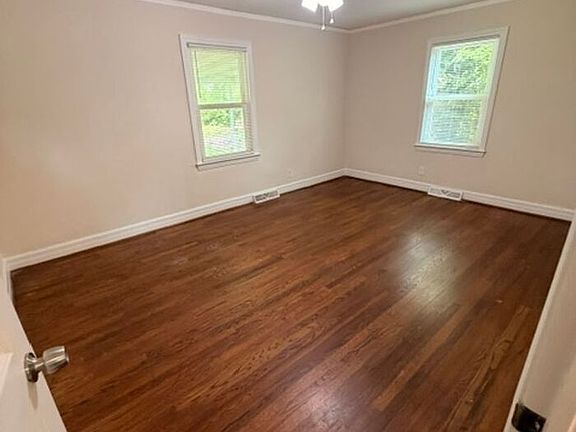 4th image of 10 Tipperary Ln