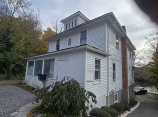 445 W Main St, Riverhead, NY 11901