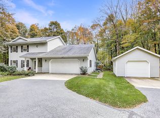 4401 Fox Hunter Ct, West Bend, WI 53090