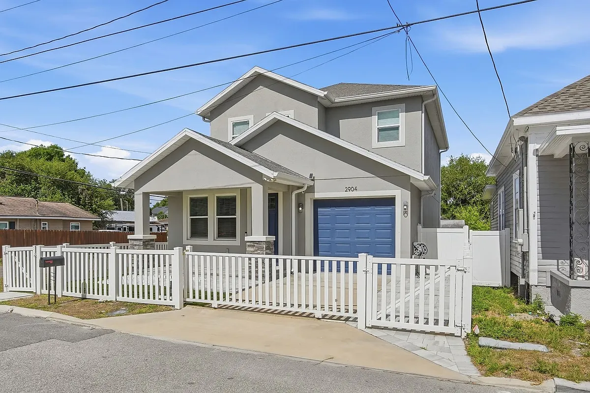 Building Photo - 2904 Banza St