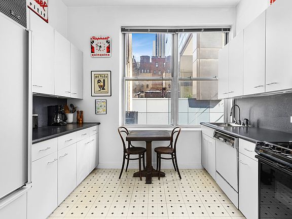 3rd image of 180 W 58th St #7B