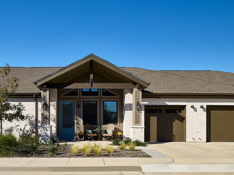 Avenida Carrollton - 55+ Active Adult Apartment Homes
