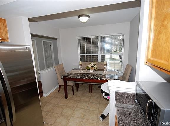 5th image of 43889 Stoney Ln