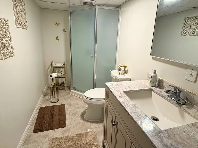 6028 Meadowview Dr — Photo 34